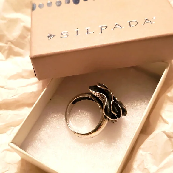 Silpada flower ring - Size 10 - Picture 2 of 4